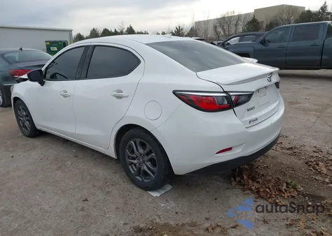 2019 Toyota Yaris Le из США, поврежденный, VIN 3MYDLBYV4KY502654